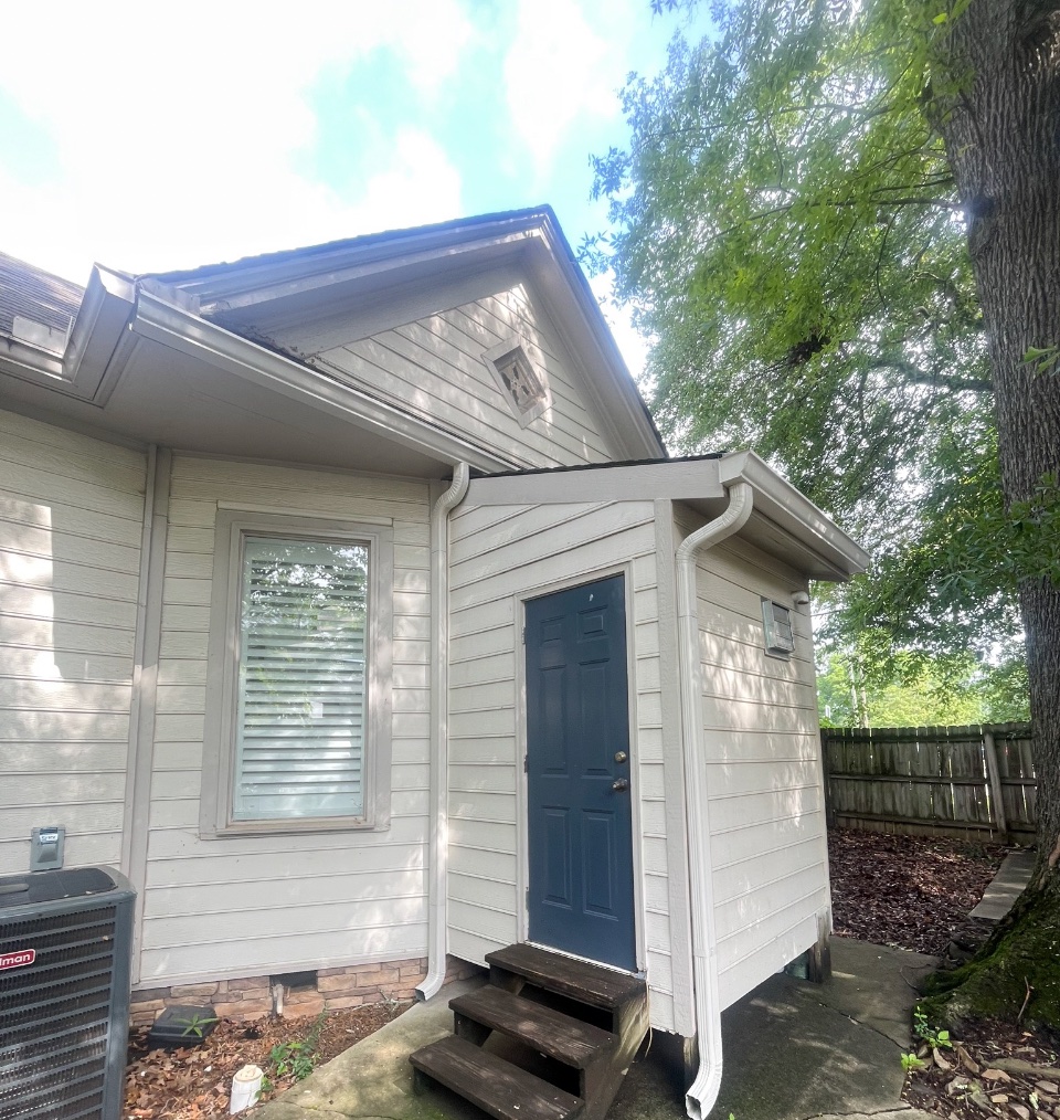 New seamless gutters and downspouts installed in Smyrna, GA