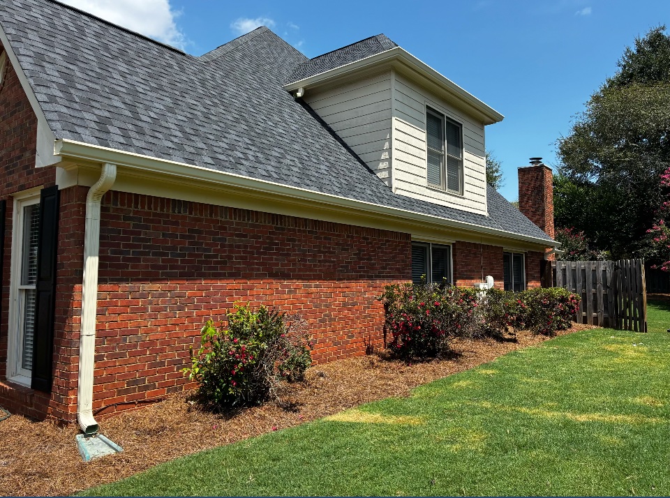Seamless gutter run installed on a Roswell home