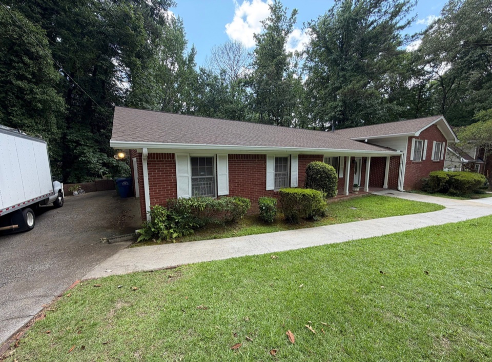 Seamless gutter installation completed in southwest Atlanta