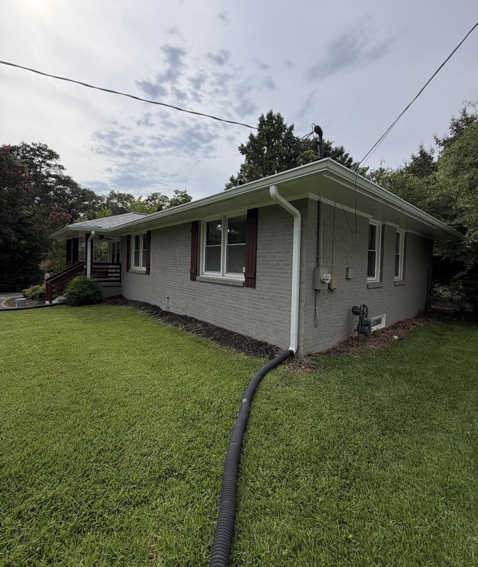 Seamless gutter installation in Atlanta, GA by EJ3 Gutters